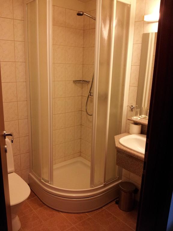 Hotel Capitano Neskaupstaður Quarto foto